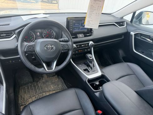 Used 2021 Toyota RAV4 XLE Premium image 7