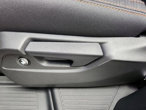 Used 2025 Honda Pilot Sport image 16