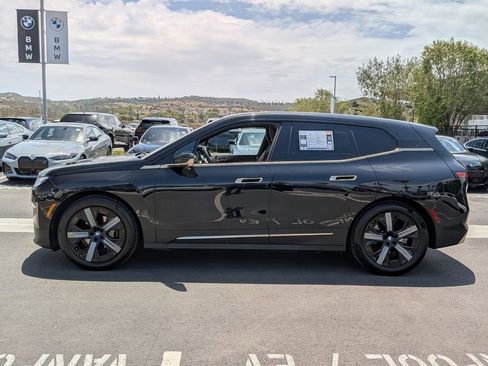 Used 2023 BMW iX xDrive50 w/ Premium Package AWD/4WD image 5