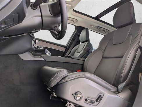 New 2026 Volvo XC90 T8 Ultra w/ Lounge Package image 4