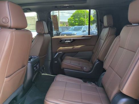 New 2026 Chevrolet Suburban High Country RWD image 13