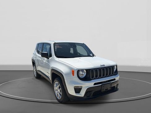 Used 2023 Jeep Renegade Latitude AWD/4WD image 7
