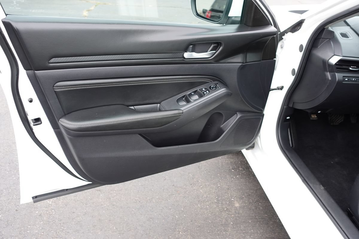 Used 2020 Nissan Altima 2.5 S FWD image 15