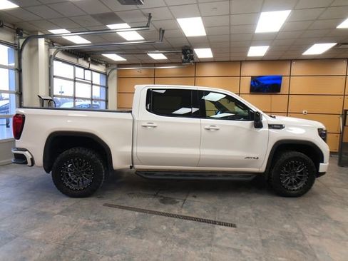 Used 2022 GMC Sierra 1500 AT4 w/ AT4 Preferred Package image 8