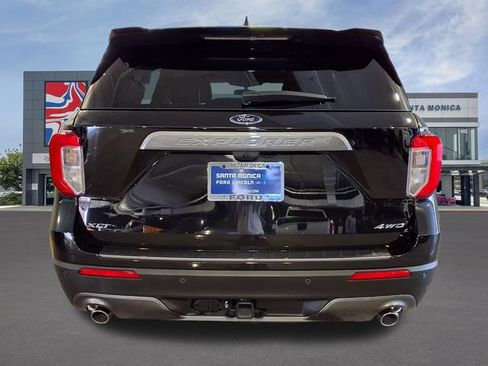 Used 2023 Ford Explorer XLT w/ Equipment Group 202A AWD/4WD image 25