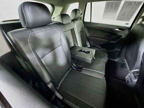 Used 2023 Volkswagen Tiguan SE AWD/4WD image 26