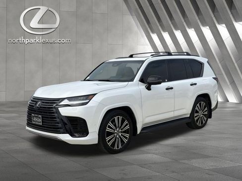 Certified 2025 Lexus LX 700h Luxury w/ Appearance Package AWD/4WD image 3