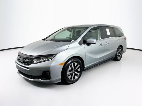 Used 2025 Honda Odyssey EX-L image 3