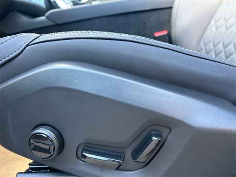 New 2026 Volvo XC90 B6 Plus w/ Protection Package Premier image 11