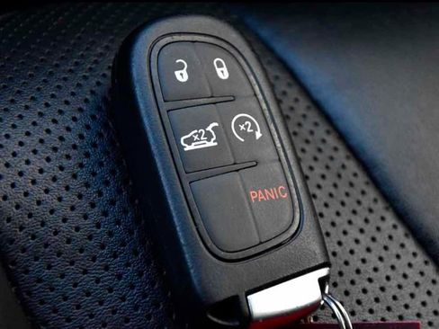 Used 2023 Jeep Cherokee Altitude Lux image 28