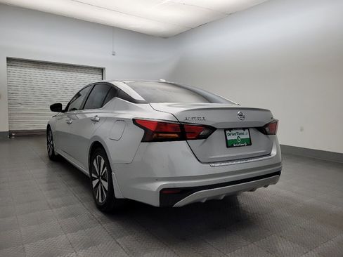 Used 2021 Nissan Altima 2.5 SV image 5