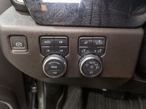Used 2024 GMC Sierra 1500 SLT w/ SLT Premium Plus Package AWD/4WD image 30