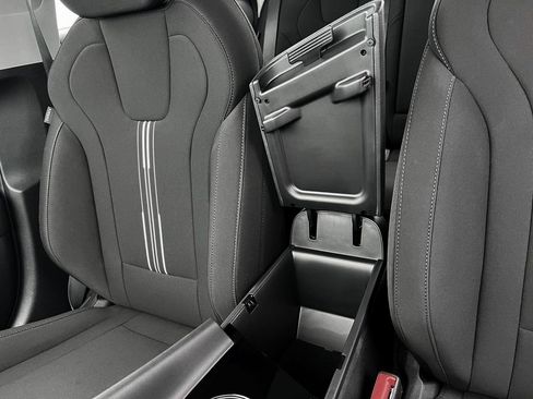 New 2025 Hyundai Elantra SEL image 18