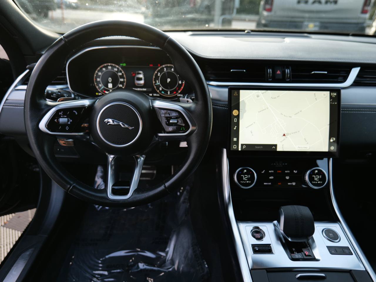 Used 2024 Jaguar XF R-Dynamic SE AWD/4WD image 17
