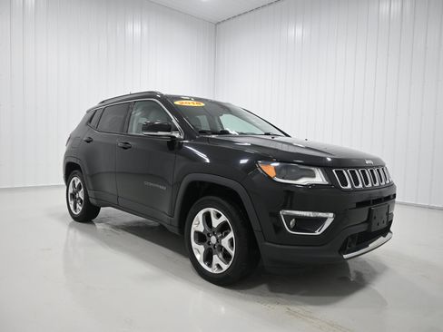 Used 2018 Jeep Compass Limited w/ Navigation Group AWD/4WD image 3