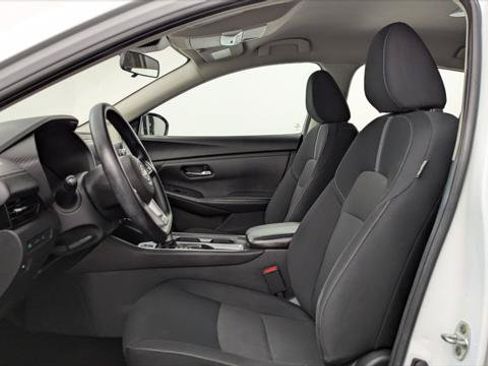 Used 2024 Nissan Sentra SV FWD image 14