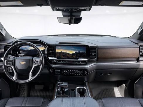 Used 2023 Chevrolet Silverado 1500 High Country w/ Technology Package image 19