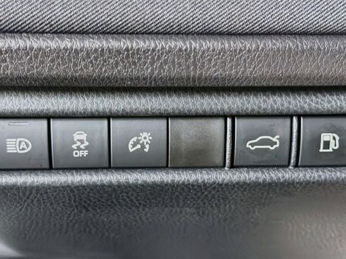 Used 2025 Toyota Camry LE w/ Convenience Package FWD image 17