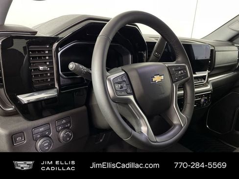 Used 2023 Chevrolet Silverado 1500 LT image 11