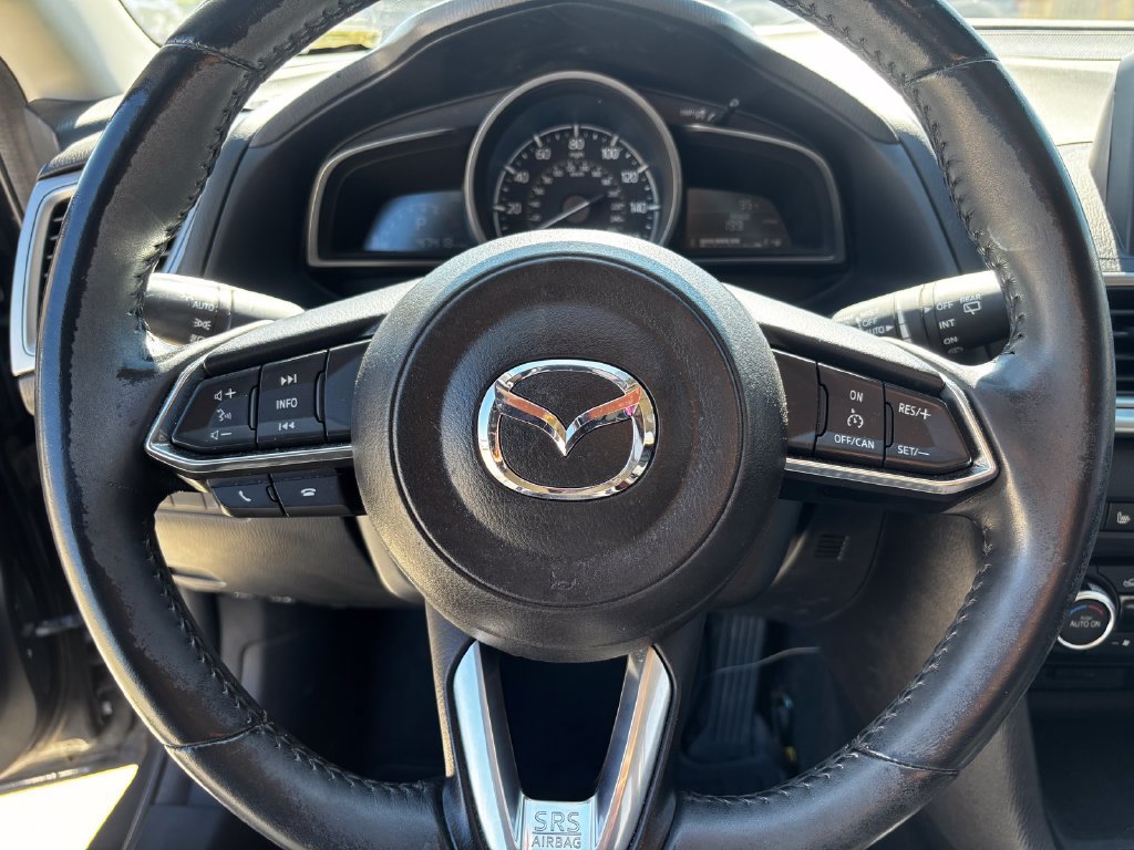 Used 2018 MAZDA MAZDA3 Touring FWD image 29