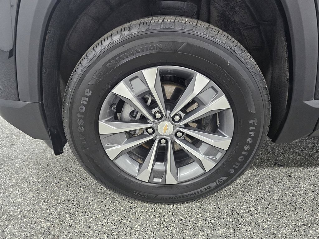 Used 2026 Chevrolet Equinox LT FWD image 8
