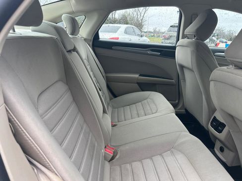 Used 2020 Ford Fusion SE FWD image 23