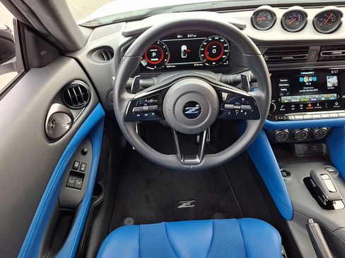 Certified 2025 Nissan Z Performance w/ Floor Mat Package RWD image 11