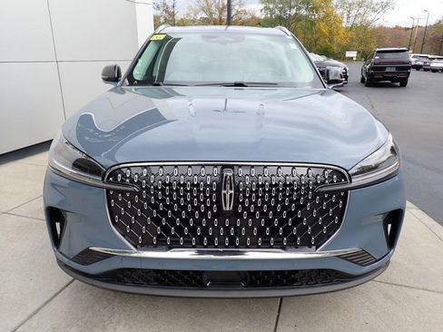 New 2026 Lincoln Aviator Premiere image 9