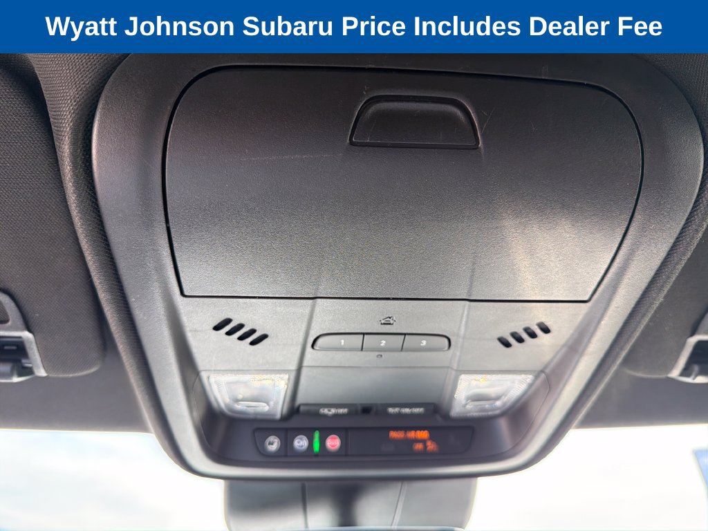 Used 2025 Cadillac XT4 Premium Luxury FWD image 30
