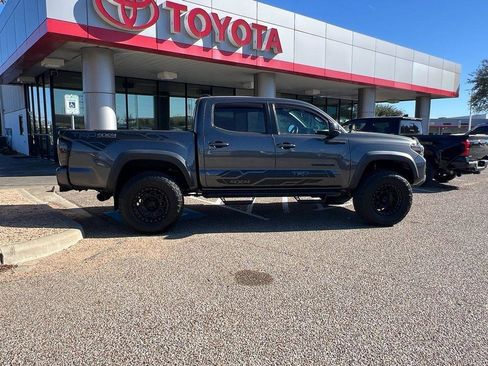 Used 2020 Toyota Tacoma TRD Off-Road image 6