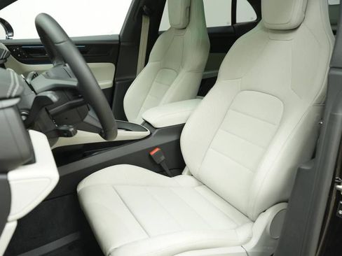 New 2026 Porsche Macan 4 Electric AWD/4WD image 5