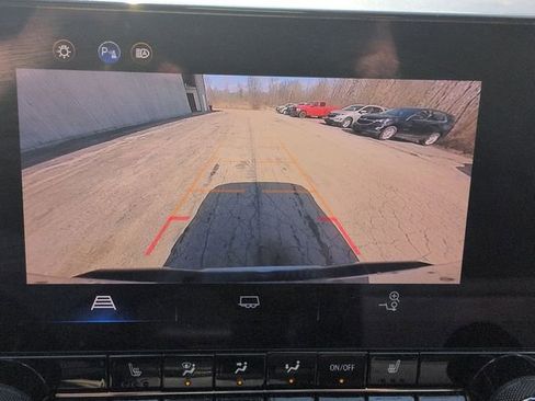 Used 2023 Chevrolet Colorado LT w/ LT Convenience Package III image 17