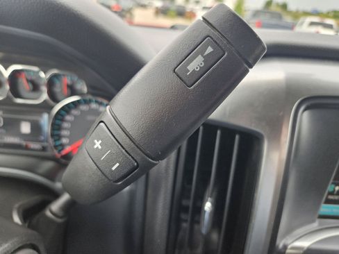 Used 2017 Chevrolet Silverado 1500 LT AWD/4WD image 30