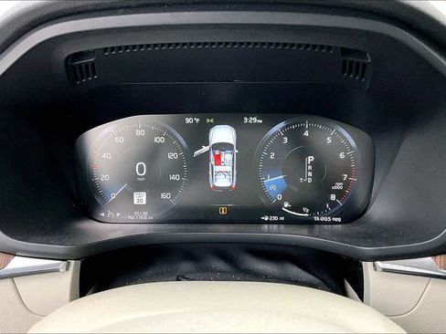 Used 2021 Volvo XC60 T5 Momentum w/ Protection Package Premier AWD/4WD image 23