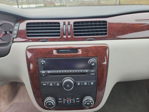 Used 2010 Chevrolet Impala LT image 17