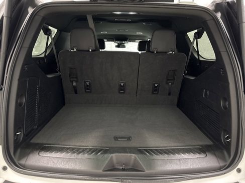 Used 2024 Chevrolet Suburban LT image 32