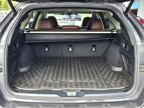 Used 2020 Subaru Outback Touring XT AWD/4WD image 18