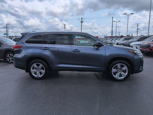 Used 2017 Toyota Highlander Limited AWD/4WD image 6