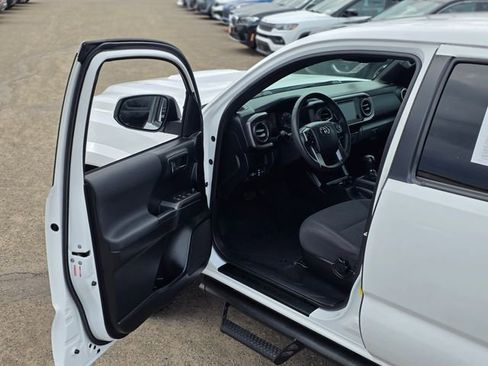 Used 2019 Toyota Tacoma TRD Sport image 43