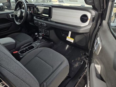 New 2026 Jeep Gladiator Sport image 9