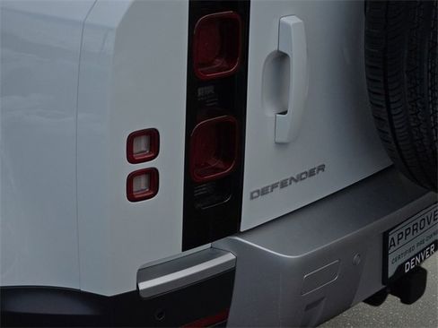 Used 2025 Land Rover Defender 110 S image 35