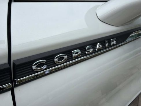 Used 2026 Lincoln Corsair Premiere image 9