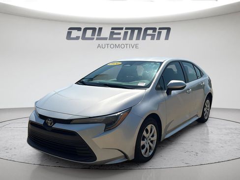 Used 2024 Toyota Corolla LE FWD image 1