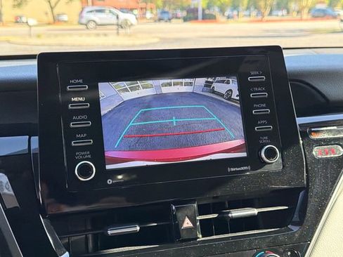 Used 2022 Toyota Camry SE image 23