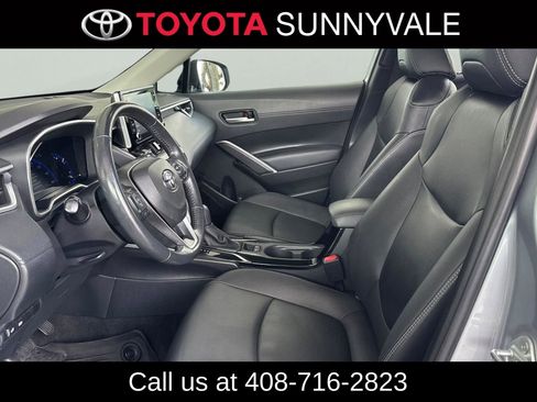 Used 2022 Toyota Corolla Cross XLE FWD image 14