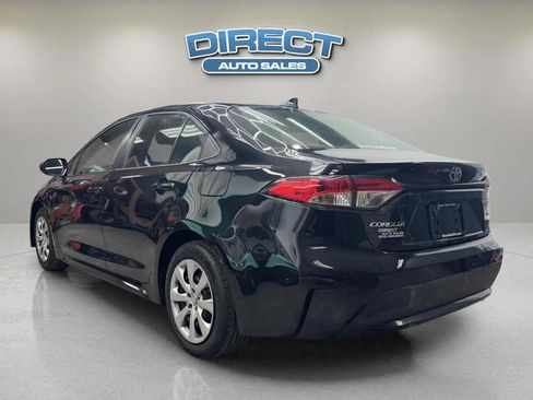 Used 2021 Toyota Corolla LE image 4