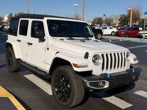 Used 2022 Jeep Wrangler Unlimited Sahara 4xe image 3