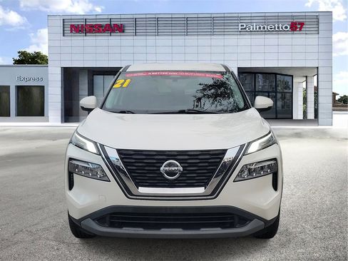 Certified 2021 Nissan Rogue SV image 2