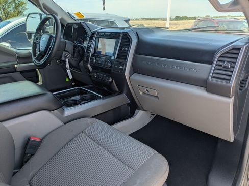 Used 2020 Ford F250 XLT w/ XLT Premium Package image 19