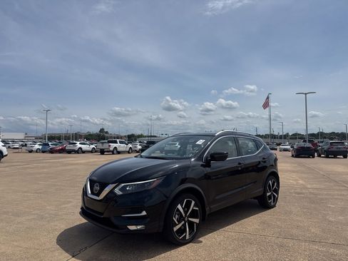 Used 2022 Nissan Rogue Sport SL w/ Premium Package AWD/4WD image 8